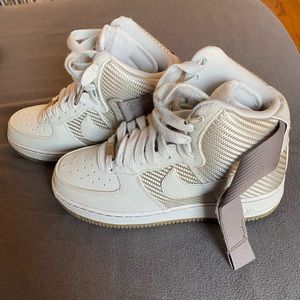 Nike Air Force 1 High bone & gum speckle sole AF1
